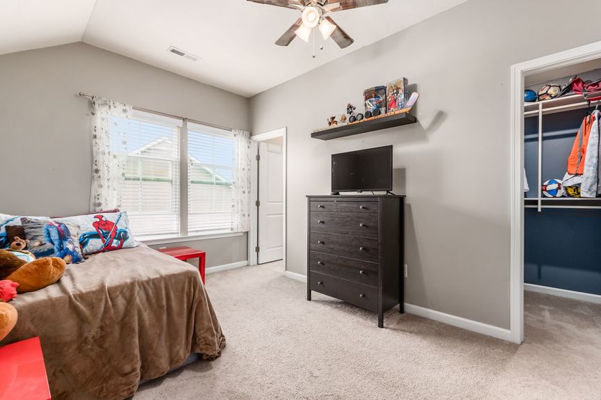 023_OM- 2028 Pine Hills Dr076