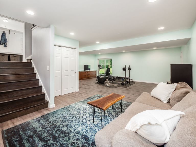 024_- 2165 Welsh Hills NE 072