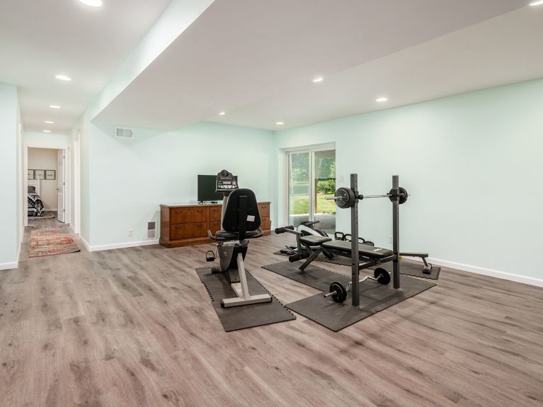 027_- 2165 Welsh Hills NE 075