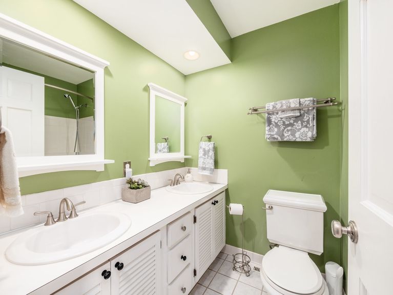 027_8fe_C &#8211; 1246 Pembroke 086