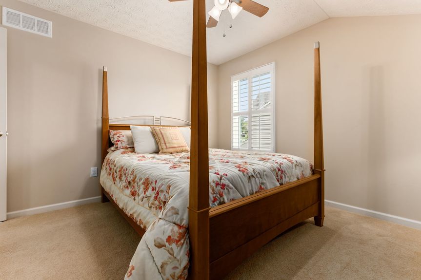 027_ Newark OH 43055 USA105