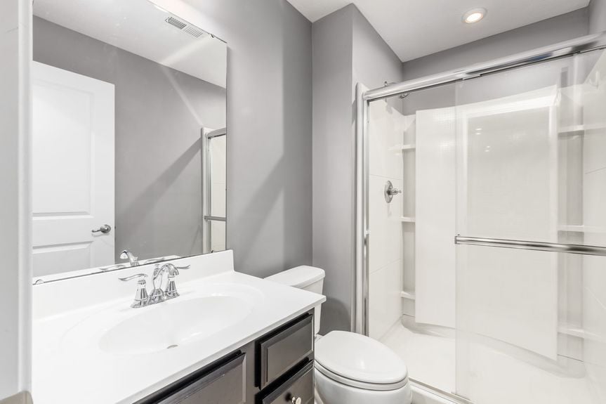 027_OM- 2028 Pine Hills Dr089