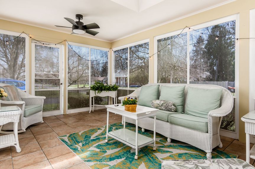 028_08_i 88 N 33rd Street 092