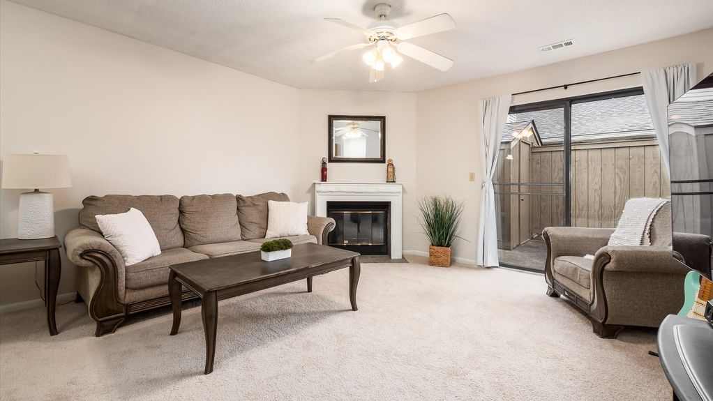 03-z 107 Belmont Ave025