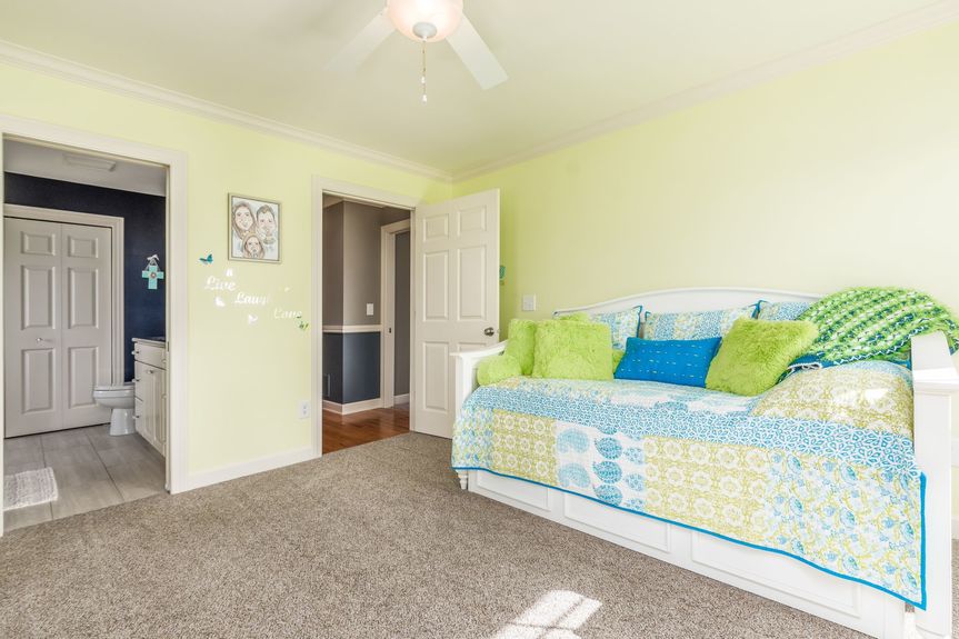 035_1_OM- 20 Gristmill Cir124