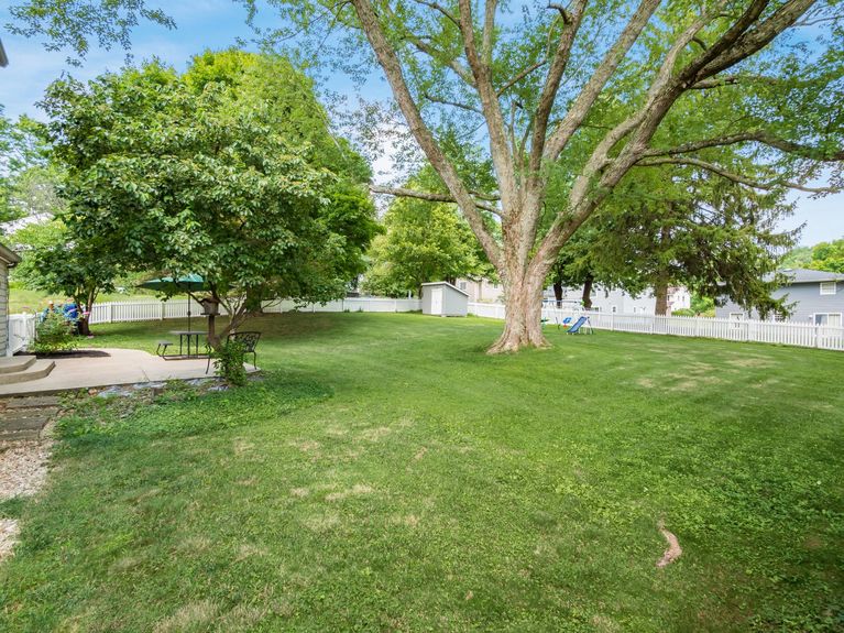 037_1c4_C &#8211; 1246 Pembroke 101