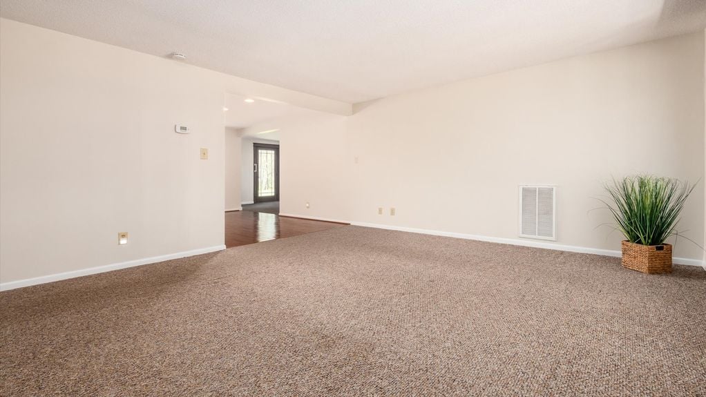 04-z 1625 Welsh Hills Rd NE001