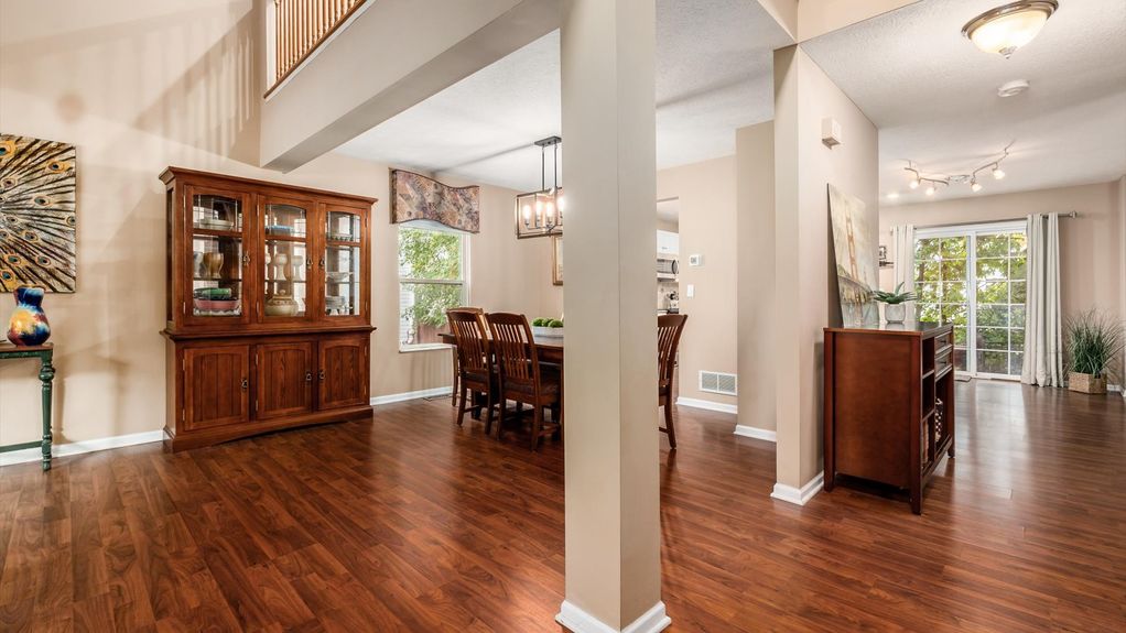 04-z 657 Norfolk Square S001