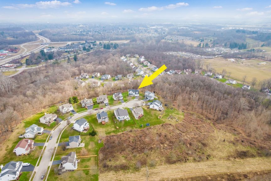 041_estview Woods Dr177 arrow