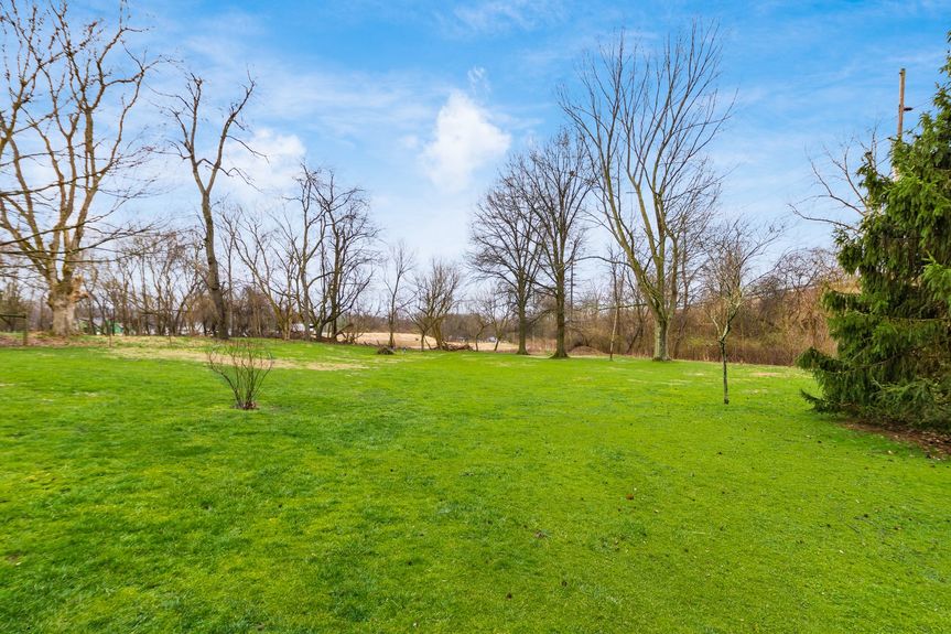 043_3f96_OM- 301 Clouse Ln144