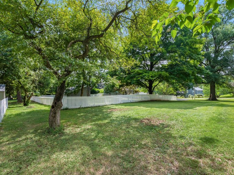 043_5be_C &#8211; 1246 Pembroke 107