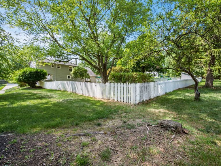 044_cd2_C &#8211; 1246 Pembroke 108