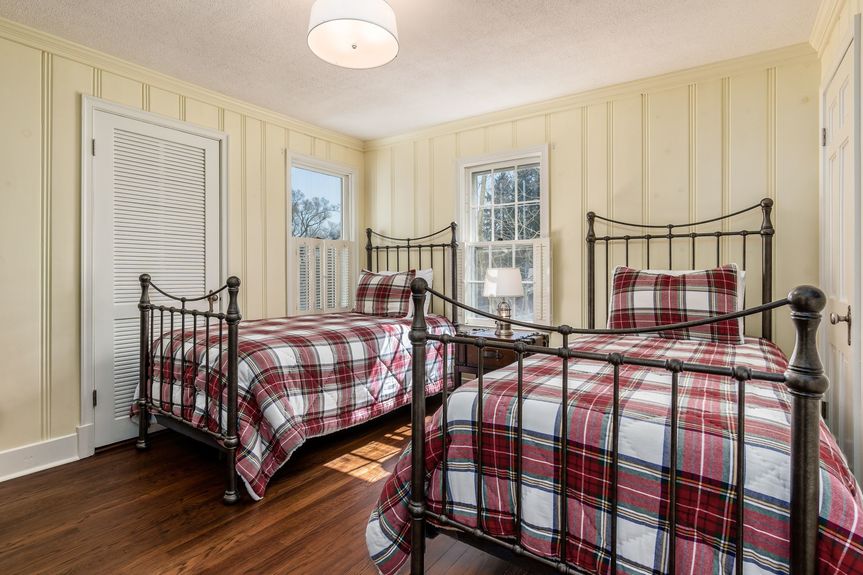 045_d5_i 88 N 33rd Street 153