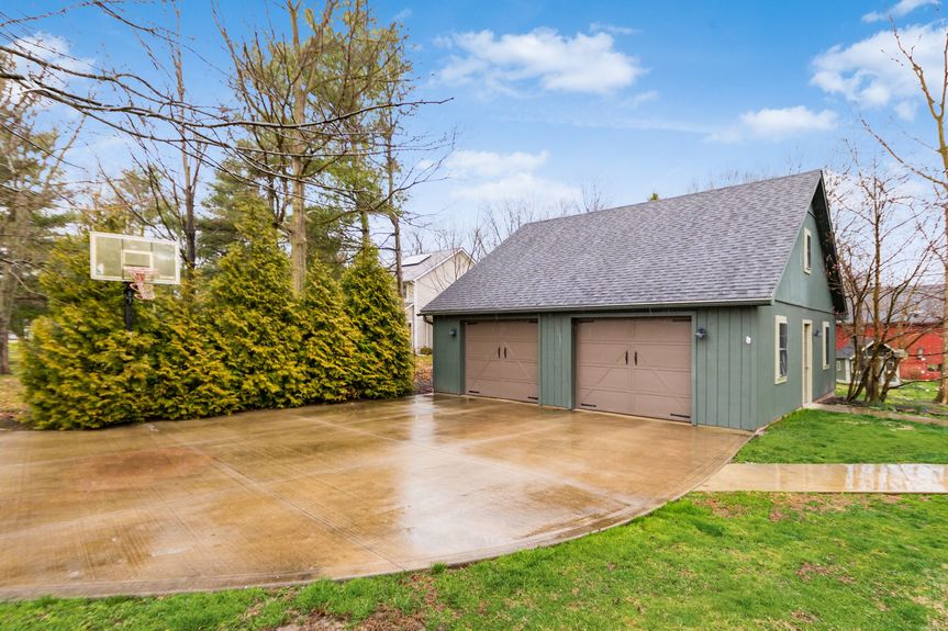 047_2052_OM- 301 Clouse Ln131