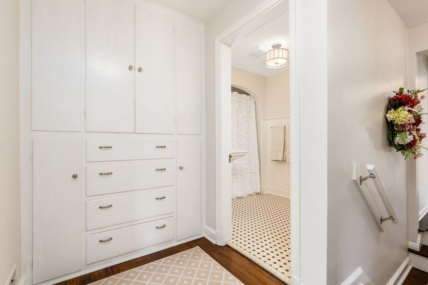 048_85_i 88 N 33rd Street 179