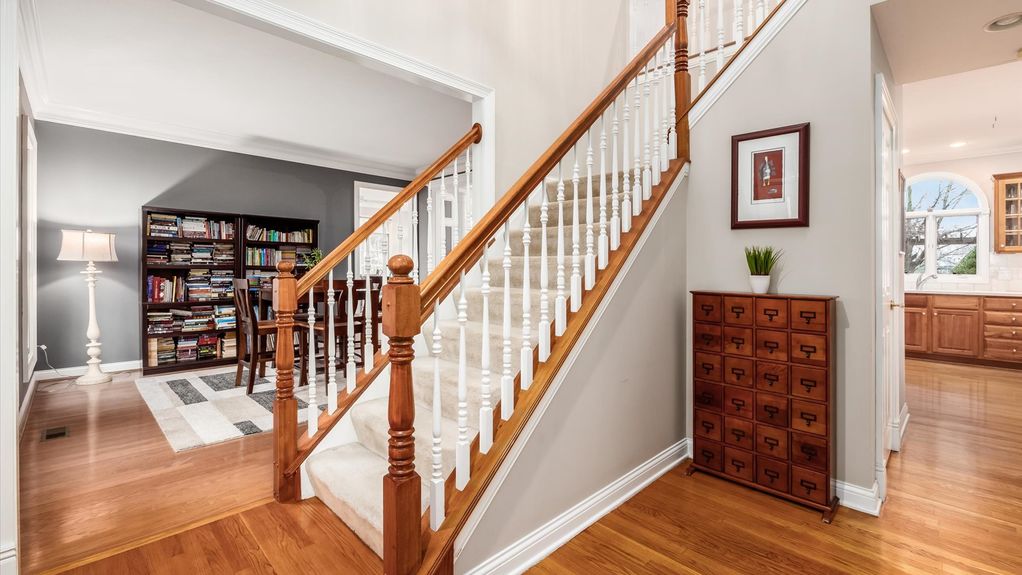 05-z 111 N Galway Dr001