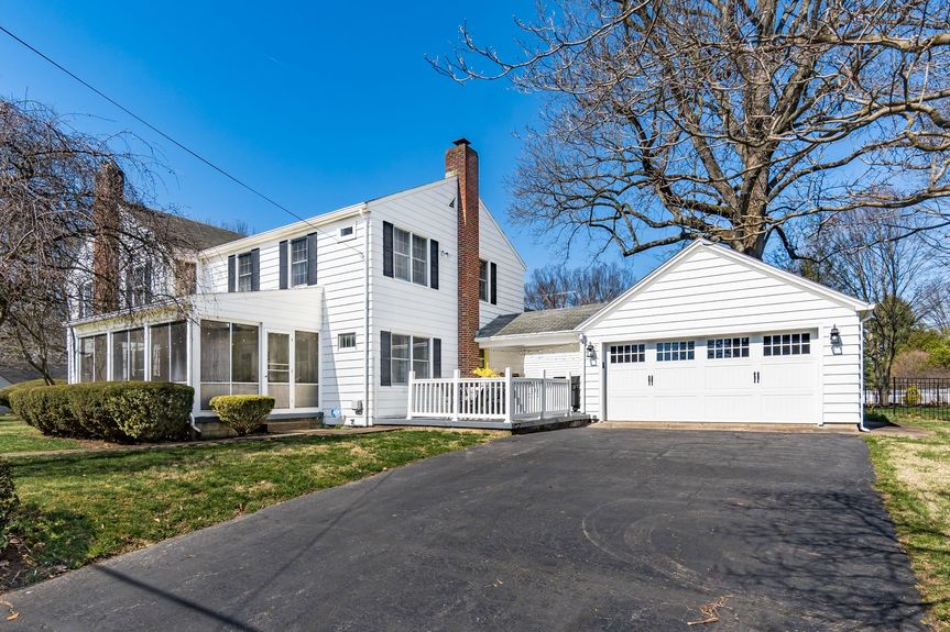 055__i 88 N 33rd Street 201-2