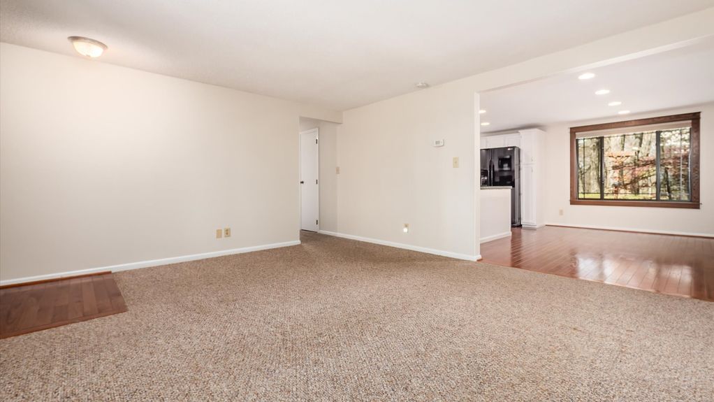 06-z 1625 Welsh Hills Rd NE011