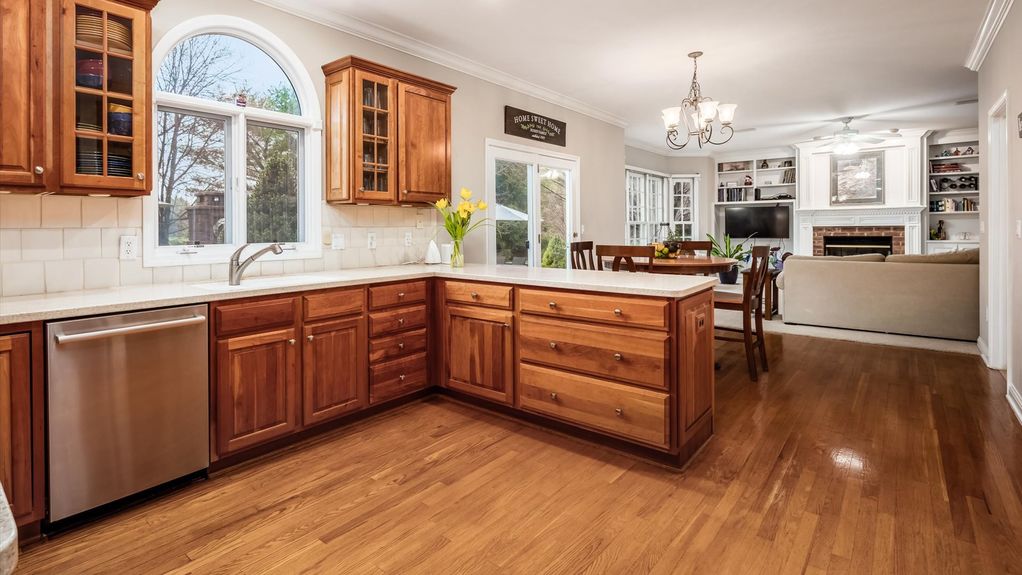 07-z 111 N Galway Dr007