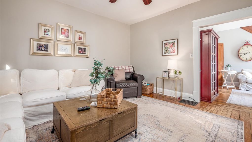 07-z 209 N Granger St017