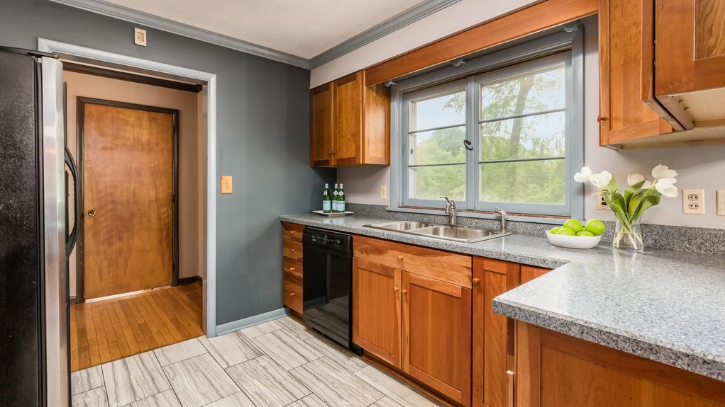 08-2334 Silver St037