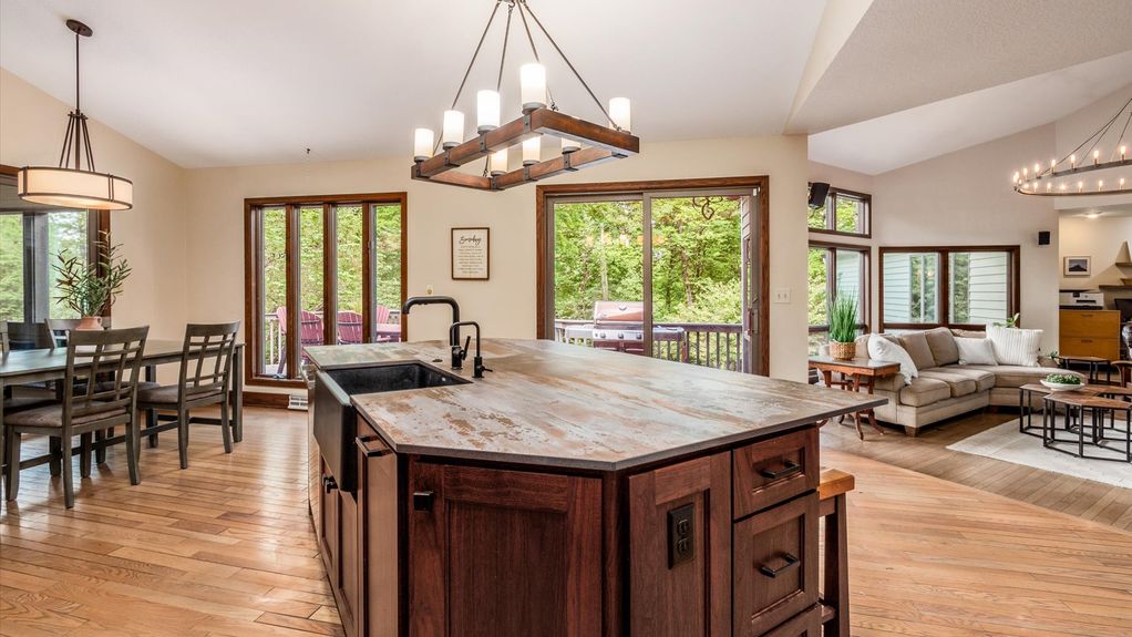 08-z 140 Pembroke Ln038