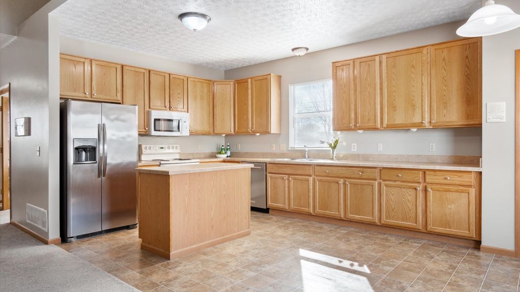 08-z 1465 S Hunters Dr031