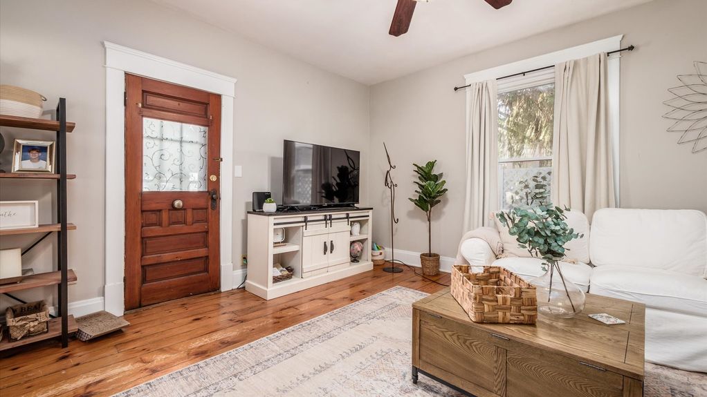 08-z 209 N Granger St019