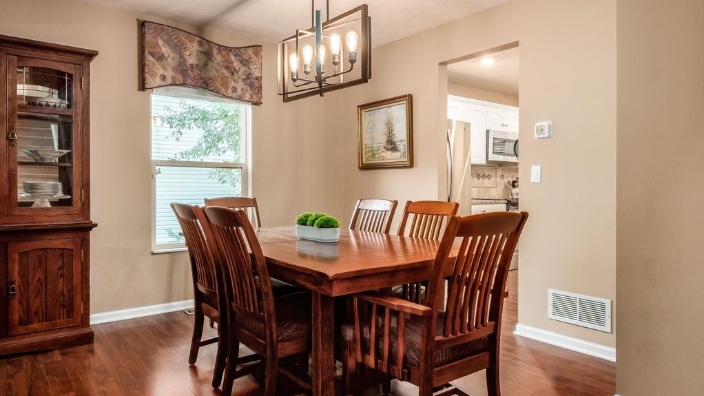 08-z 657 Norfolk Square S016