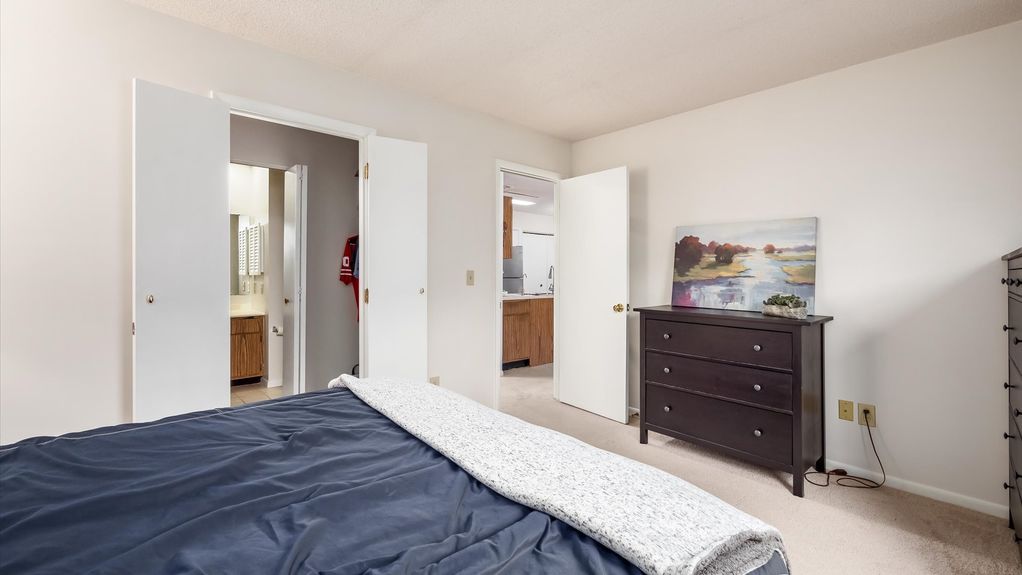 09-z 107 Belmont Ave021