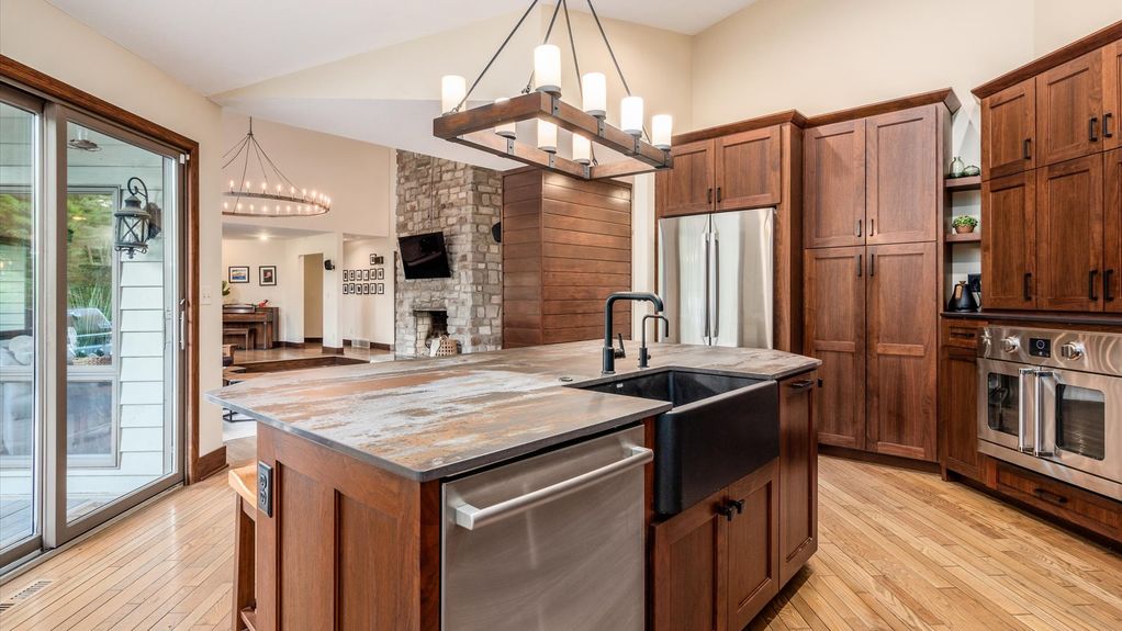 09-z 140 Pembroke Ln043