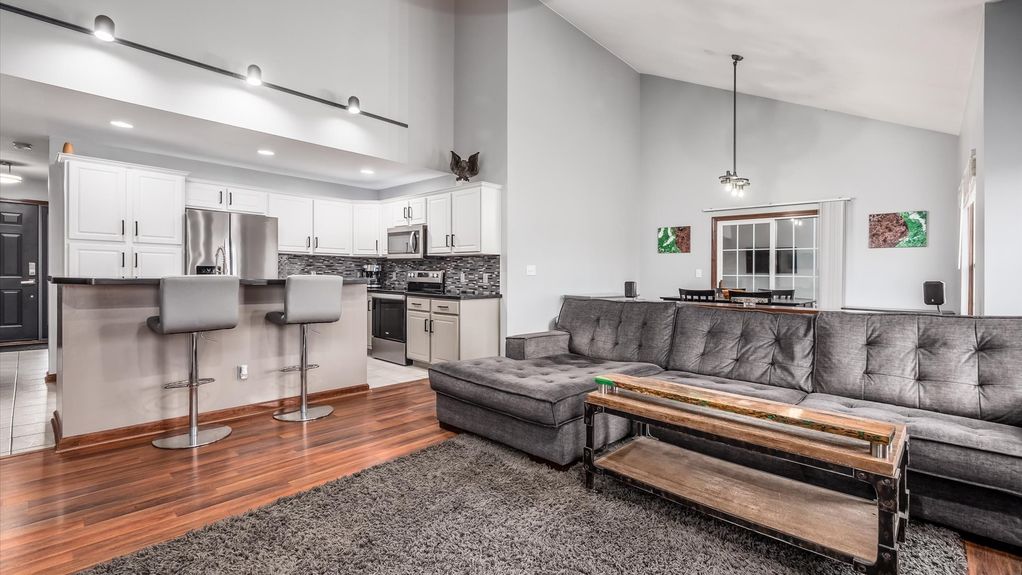 09-z 653 Concord Village021