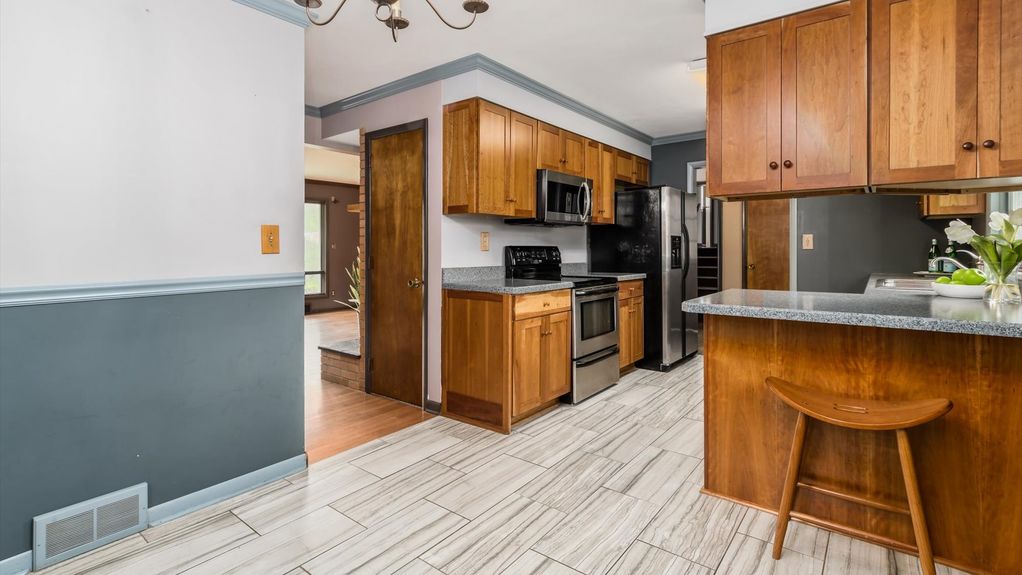 10-2334 Silver St053