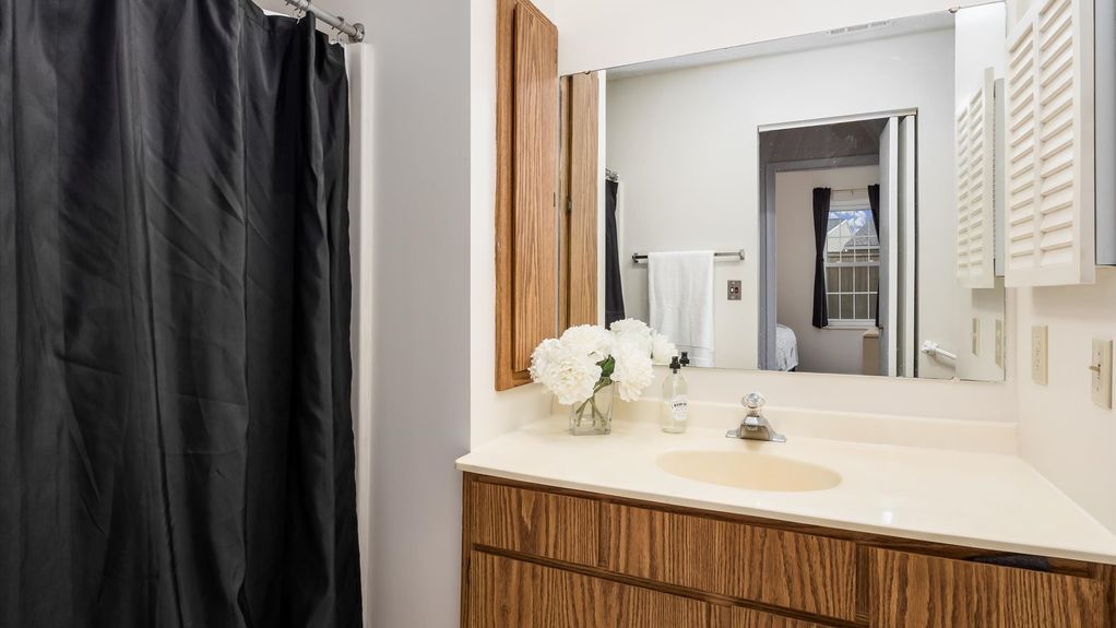 10-z 107 Belmont Ave023