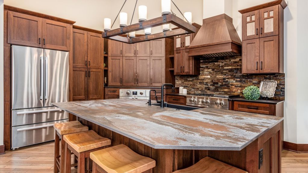 10-z 140 Pembroke Ln047