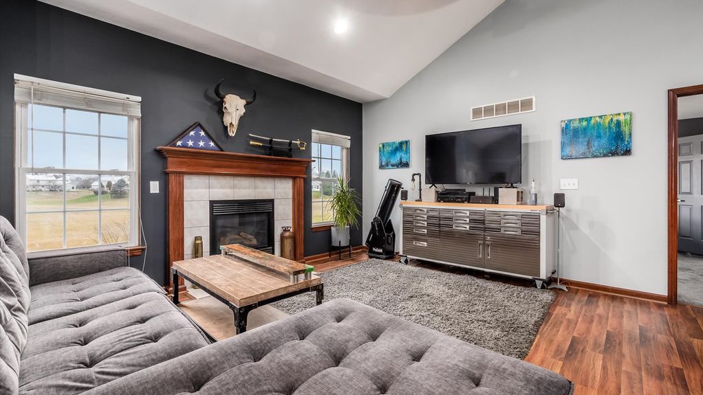 10-z 653 Concord Village023