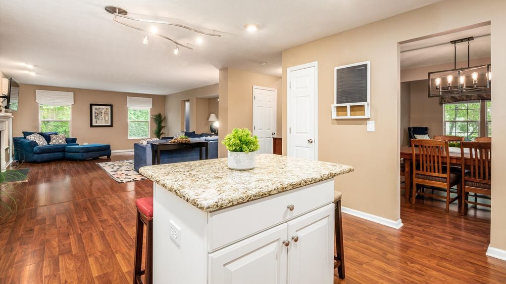 10-z 657 Norfolk Square S029