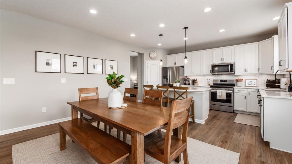 11-z 231 Leather Leaf099