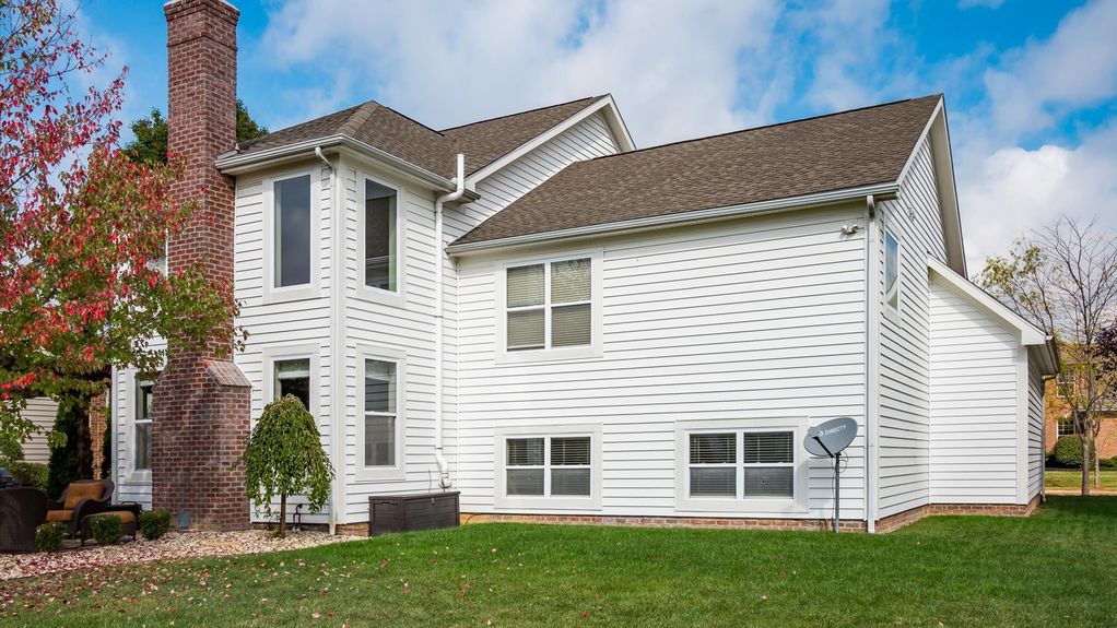 11-z 8693 Belworth Square008