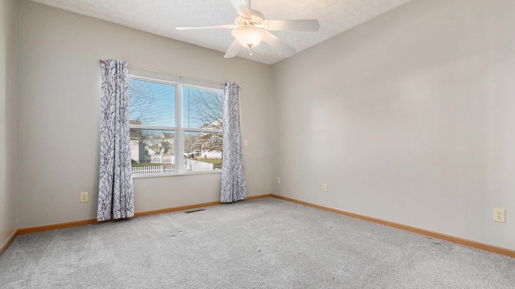 12-z 1465 S Hunters Dr050