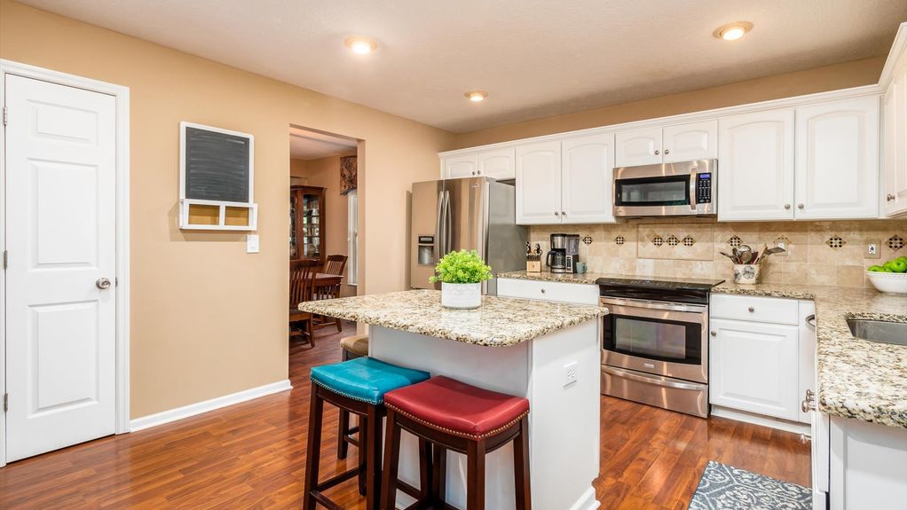 12-z 657 Norfolk Square S038