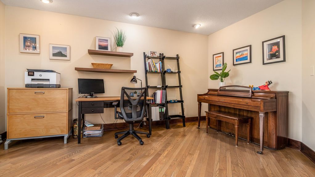 13-z 140 Pembroke Ln075