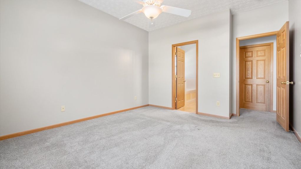 13-z 1465 S Hunters Dr054