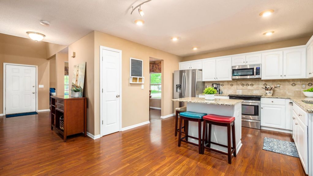 13-z 657 Norfolk Square S040