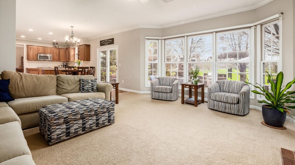 14-z 111 N Galway Dr037