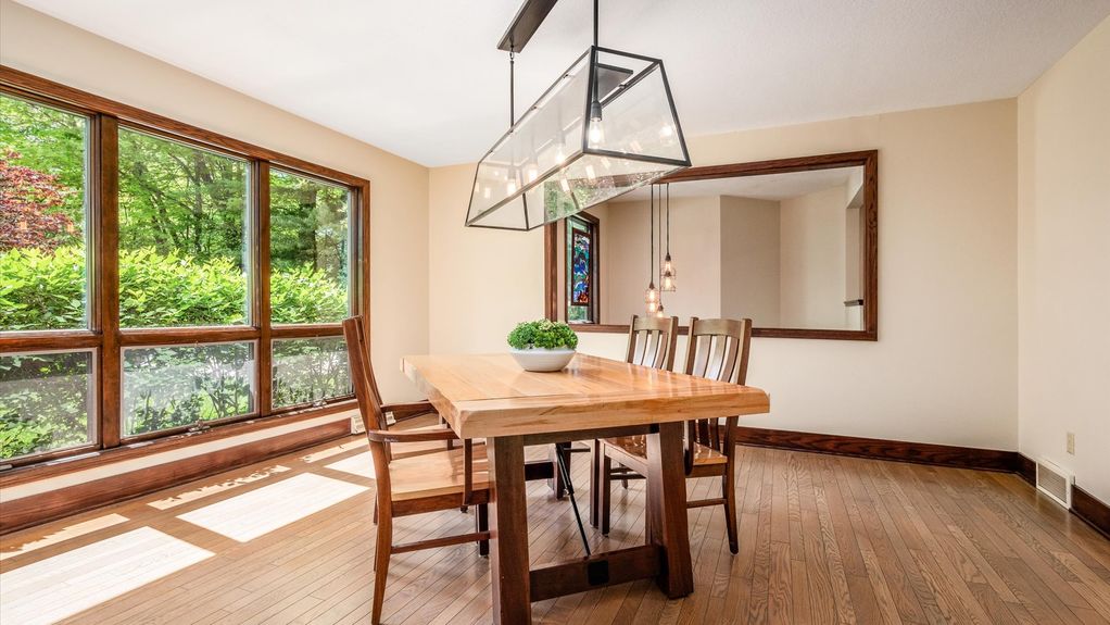 14-z 140 Pembroke Ln077