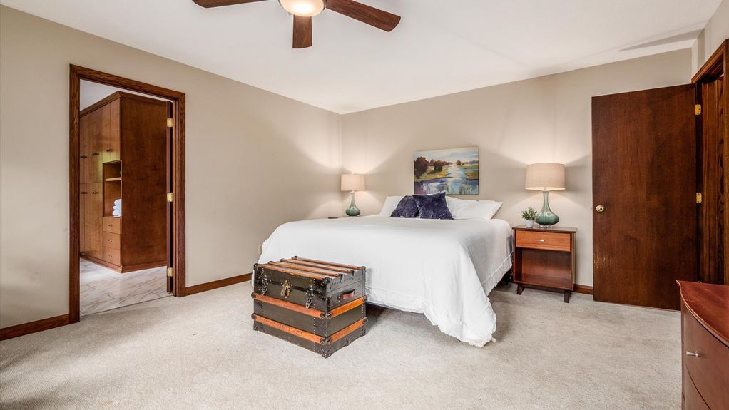 15-z 140 Pembroke Ln107