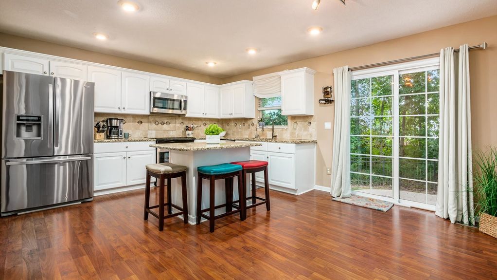 15-z 657 Norfolk Square S048