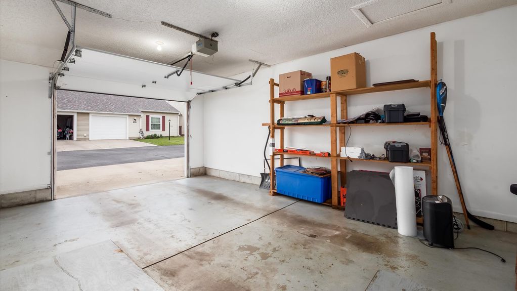 16-z 107 Belmont Ave049