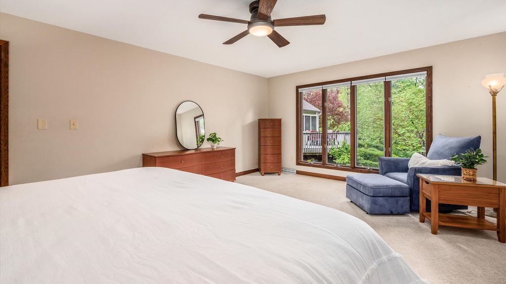 16-z 140 Pembroke Ln109